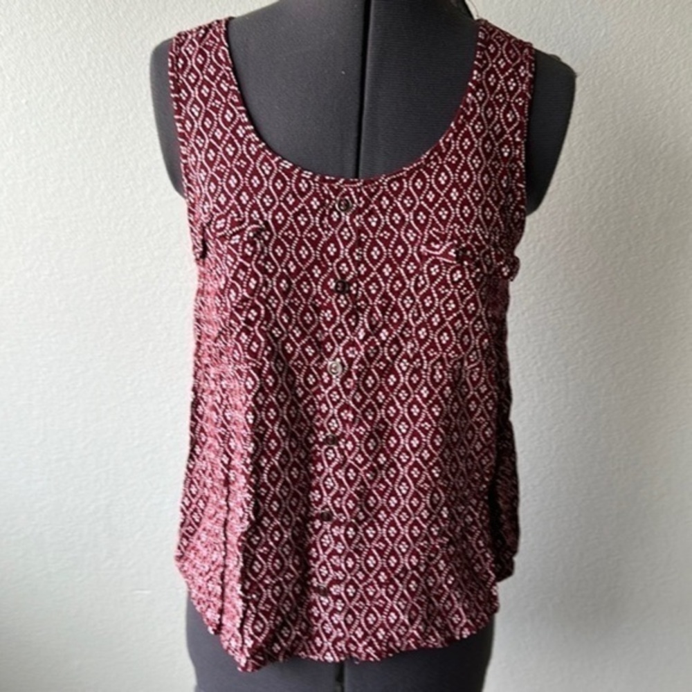 Francesca's top Mine brand size small burgundy lace back sleeveless patterned